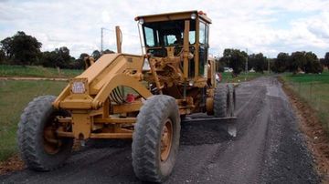 Escribano Obras y Servicios S.L. máquina en campo