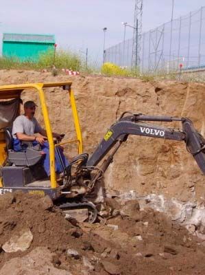 Escribano Obras y Servicios S.L. hombre trabajando